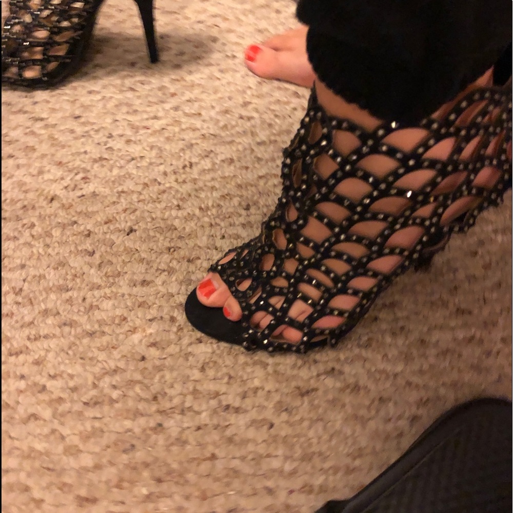 Heels - Picture 2 of 6